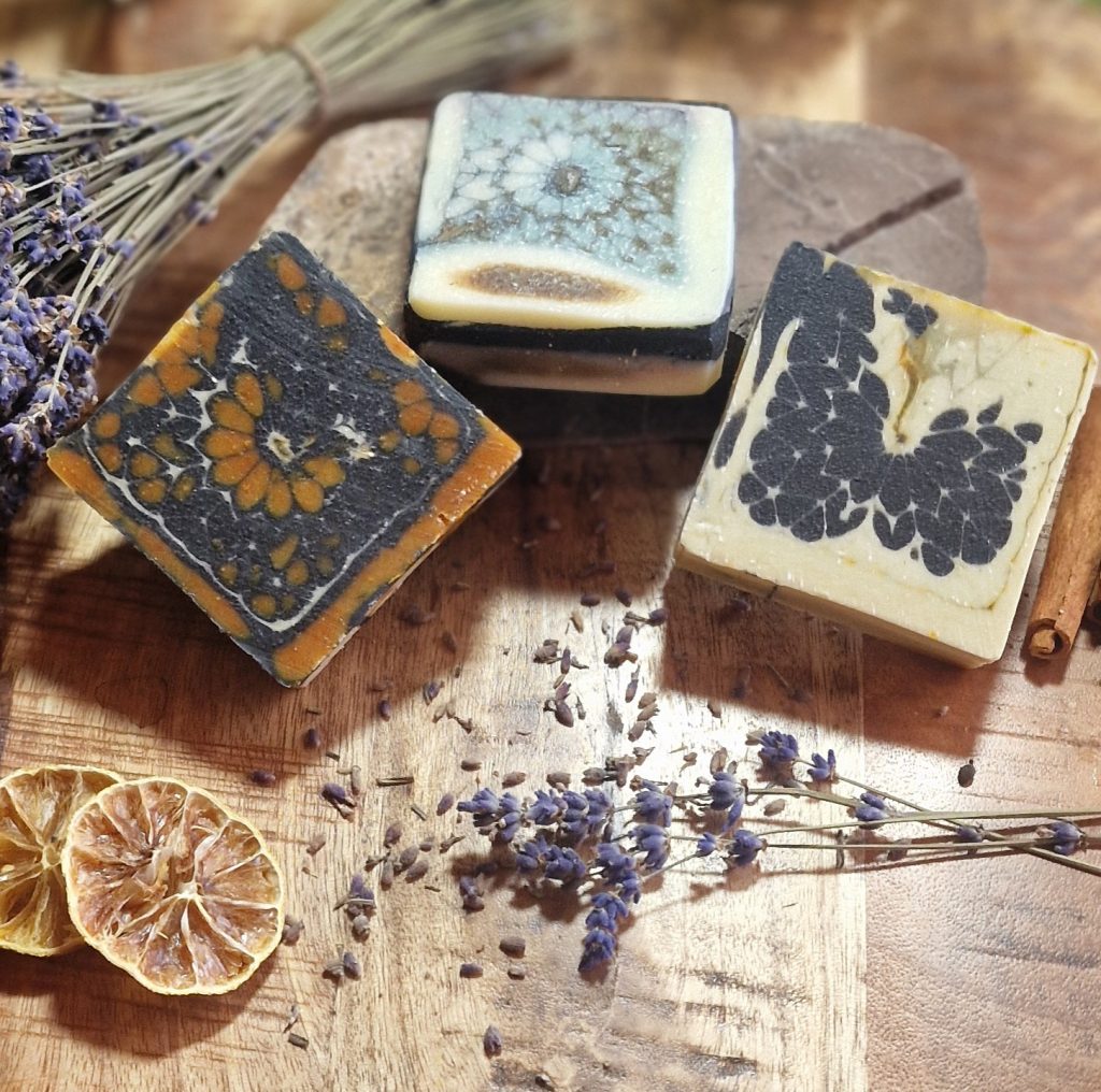 Ročno izdelana naravna mila kalejdoskop