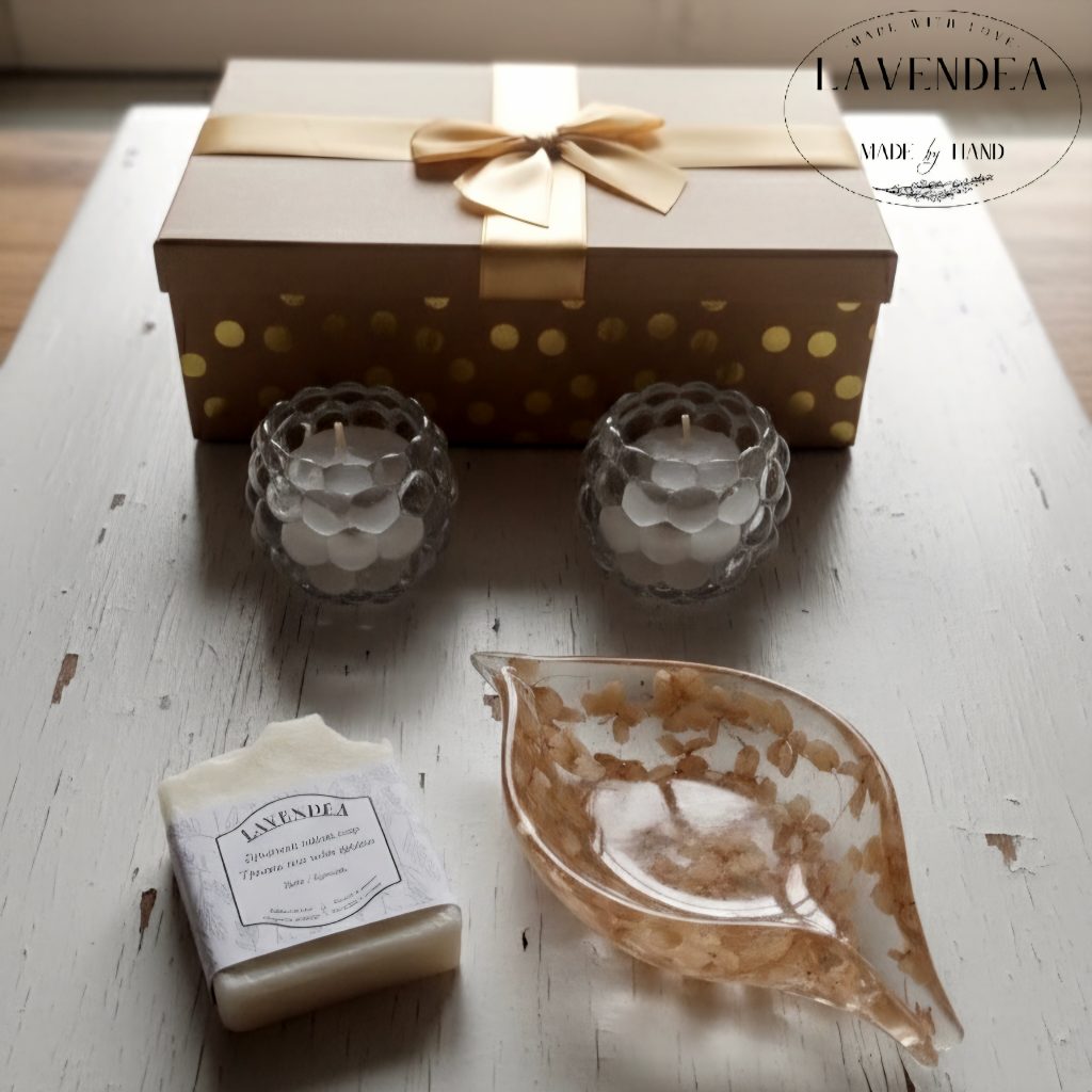 Set dve sveči in podstavek z milom